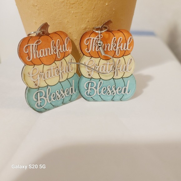 Thankful Grateful Blessed Earrings Fall Thanksgiving Autumn Dangle Drop - Picture 4 of 4